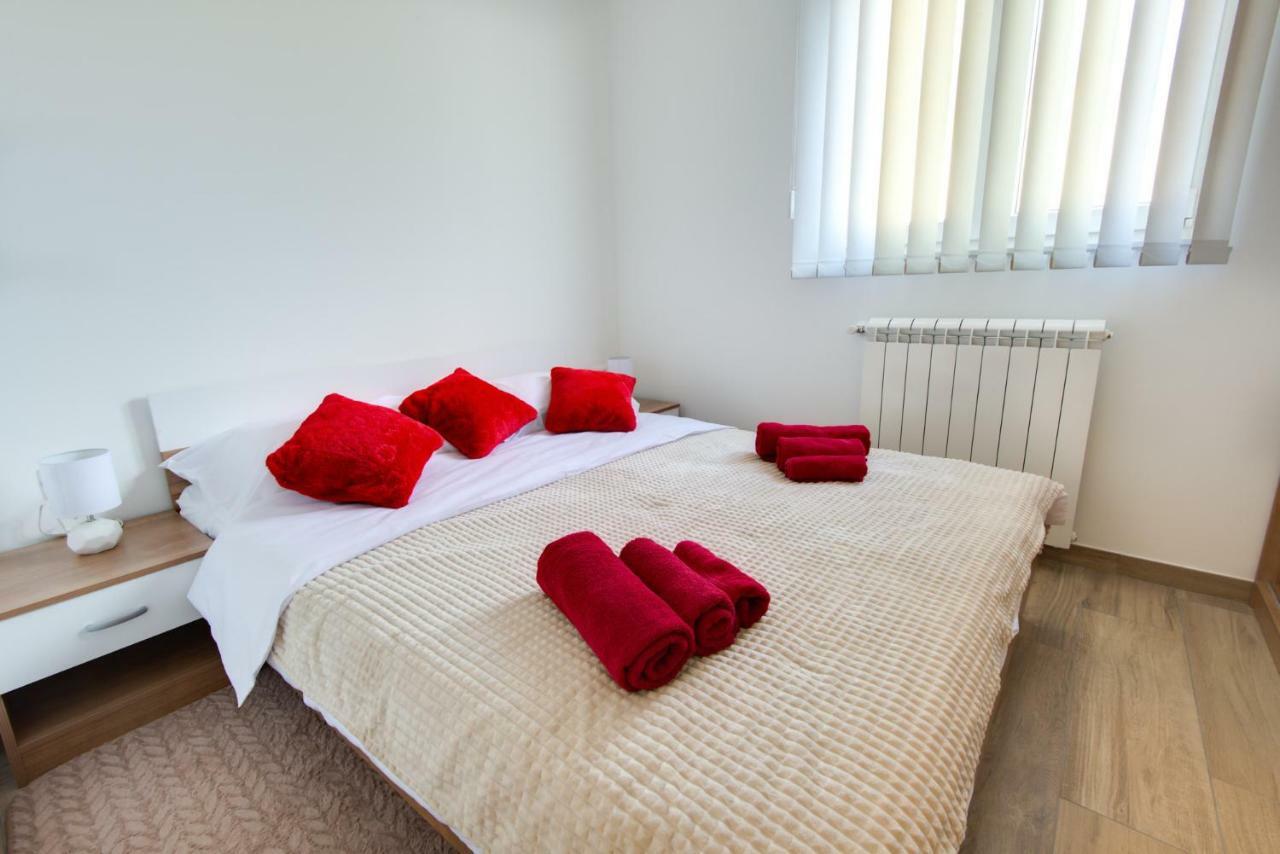 Apartman Tarnik'S Viskovo エクステリア 写真